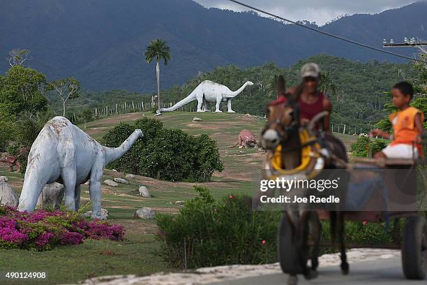 As Pope Francis continues his 10 day trip through the United States after a four day stop in Cuba, life gets back to the normal routine as replicas...