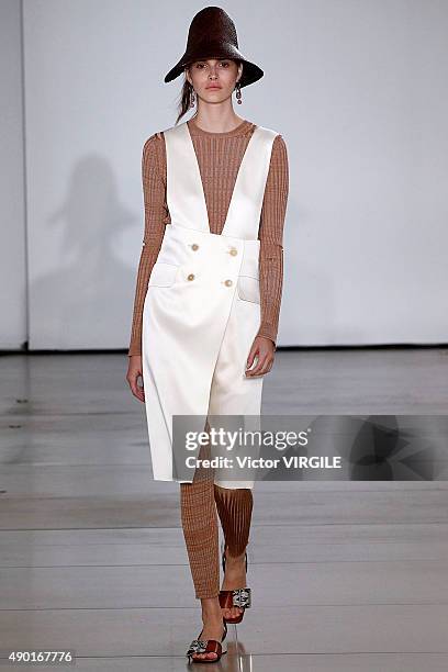 Vanessa Moody walks the runway during the Jil Sander Ready to Wear fashion show as part of Milan Fashion Week Spring/Summer 2016 on September 26,...