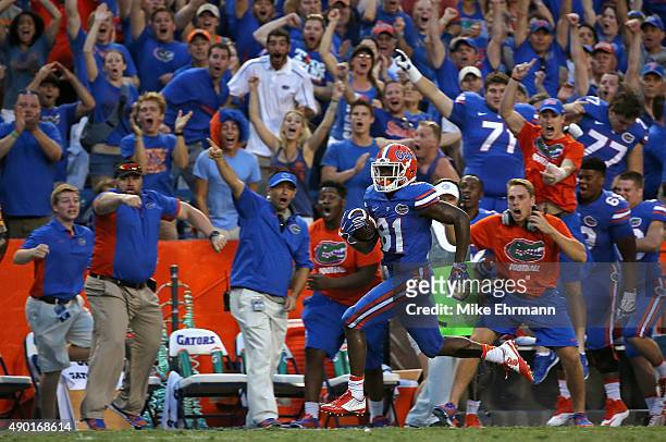 Antonio Callaway of the Florida Gators scores the winning touchdown during a game against the Tennessee Volunteers at Ben Hill Griffin Stadium on...