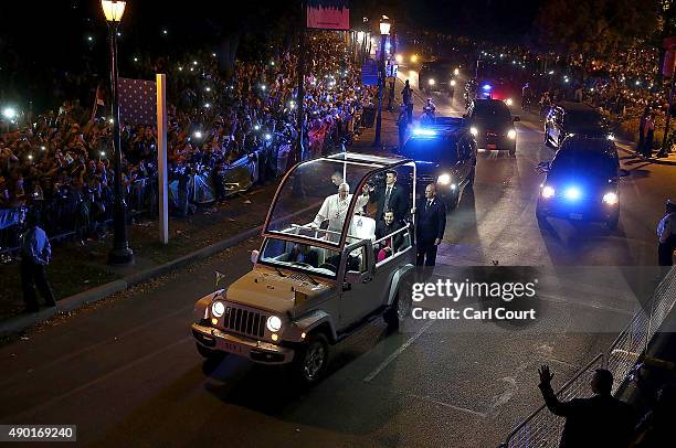 Pope Francis arrives in the Popemobile at the Festival of Families on September 26, 2015 in Philadelphia, Pennsylvania. Pope Francis is wrapping up...