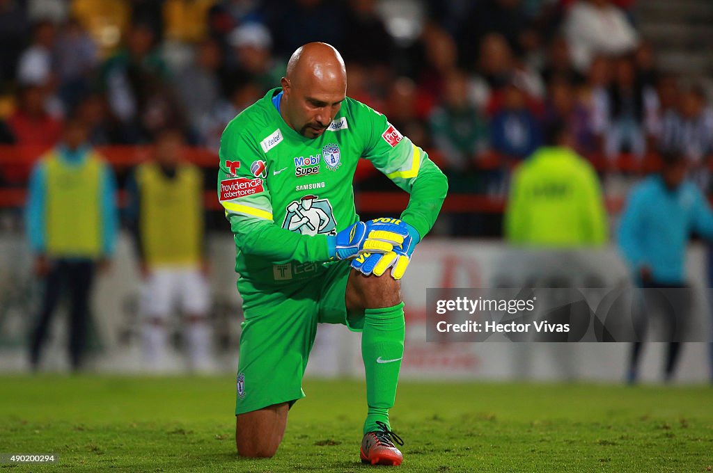 Pachuca v Santos Laguna - Apertura 2015 Liga MX