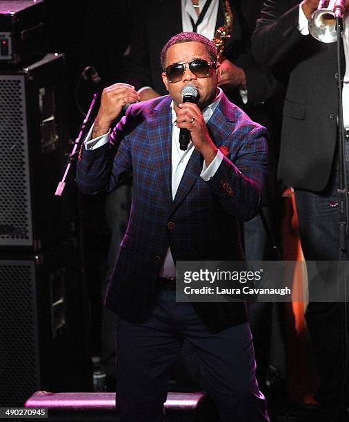Alvarez performs during Univision Radio's Uforia Concert at Webster Hall on May 13, 2014 in New York City.