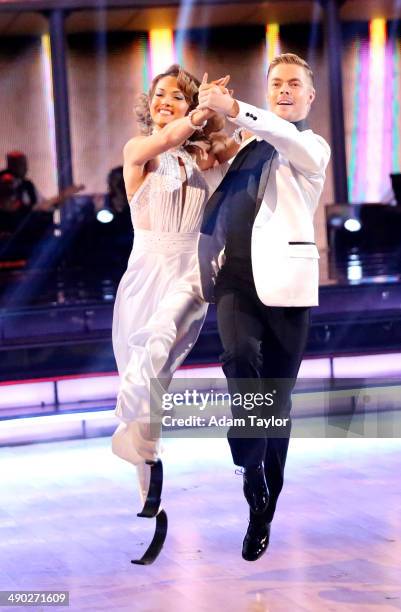 Episode 1809" - Emmy Award winning director and choreographer Kenny Ortega made his "Dancing With The Stars" debut as a guest judge on American Icons...