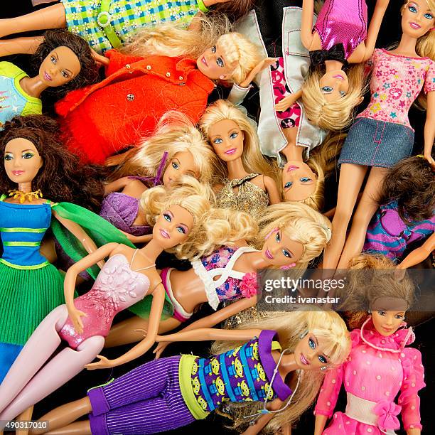 bunch of barbie fashon dolls - american girl doll 個照片及圖片檔