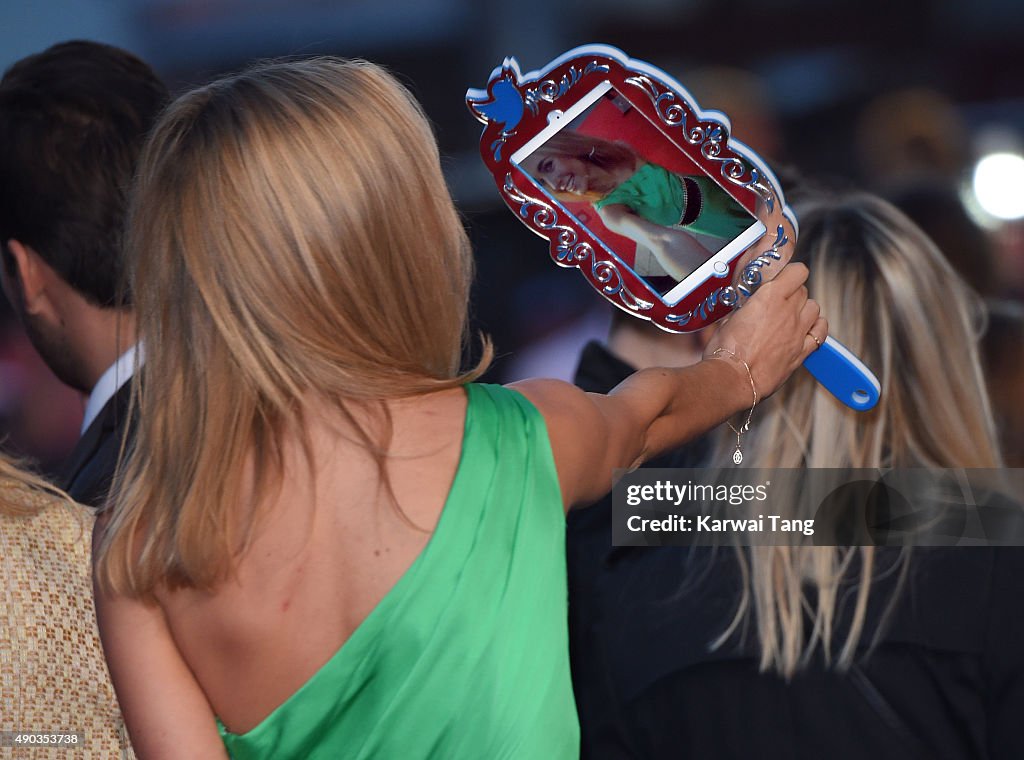 "The Intern" - UK Film Premiere - Red Carpet Arrivals