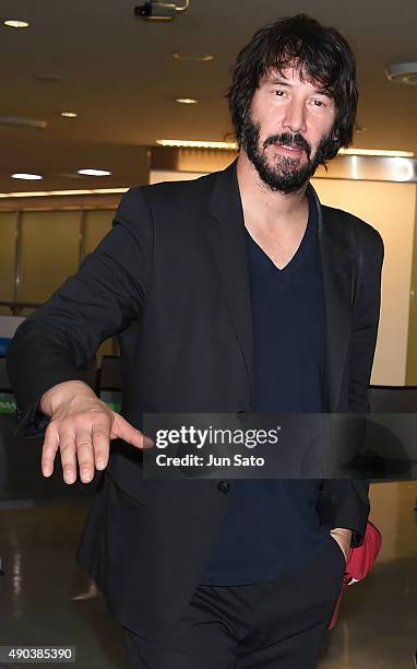 Keanu Reeves is seen upon arrival at Narita International Airport on September 28, 2015 in Narita, Japan.