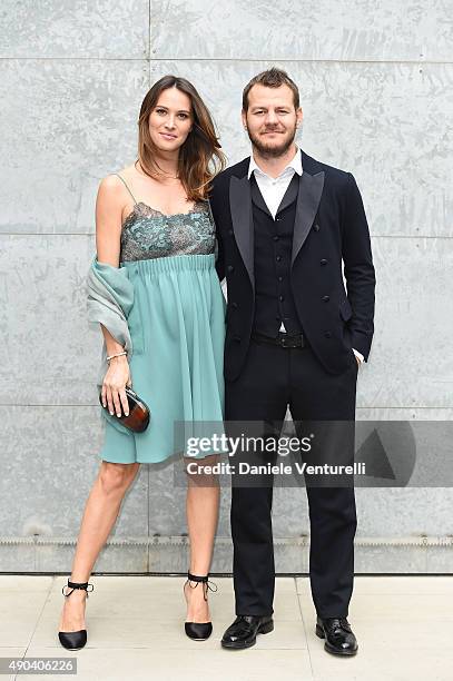 Alessandro Cattelan and Ludovica Sauer arrive at the Giorgio Armani show during the Milan Fashion Week on September 28, 2015 in Milan, Italy.