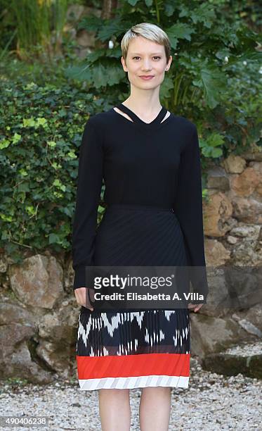 Mia Wasikowska attends a photocall for 'Crimson Peak' at Le Jardin de Russie on September 28, 2015 in Rome, Italy.