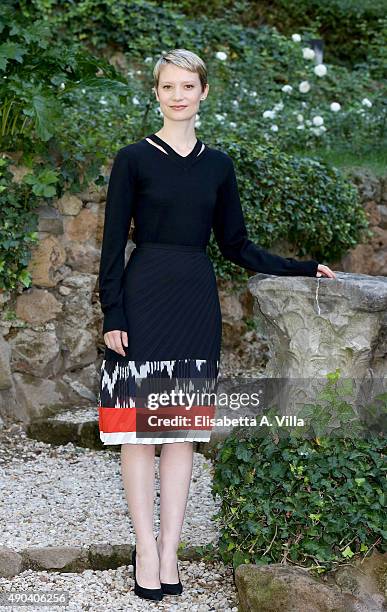 Mia Wasikowska attends a photocall for 'Crimson Peak' at Le Jardin de Russie on September 28, 2015 in Rome, Italy.