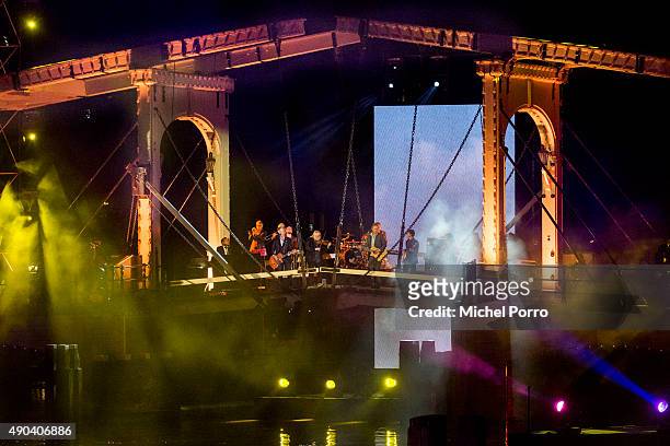 Folk band Rowwen Heze performs during festivities marking the final celebrations of 200 years Kingdom of The Netherlands on September 26, 2015 in...