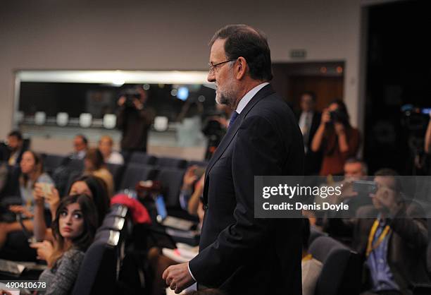 Spanish Prime Minister Mariano Rajoy arrives to make a brief statement to the press at the Moncloa palace on September 28, 2015 in Madrid Spain....