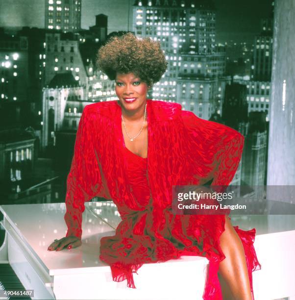 Singer Dionne Warwick poses for a portrait in 1985 in Los Angeles, California.