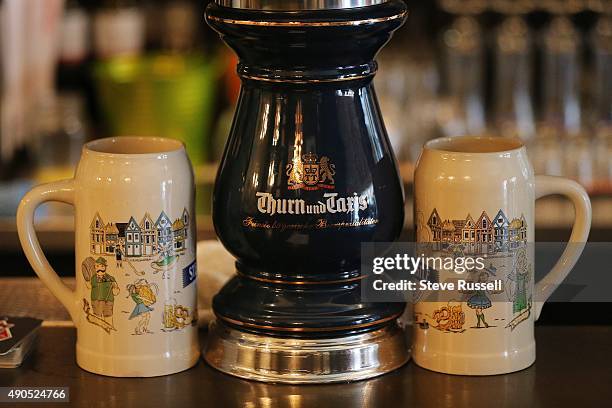 Pub Raffles Pub Raffle Photos and Premium High Res Pictures - Getty Images