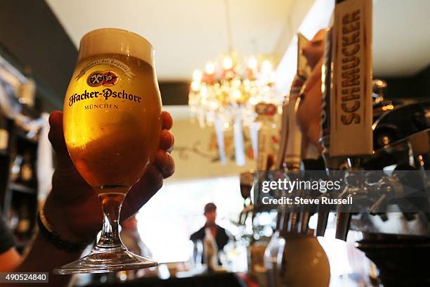 Pub Raffles 118 Pub Raffle Stock Photos, High-Res Pictures, and Images - Getty Images