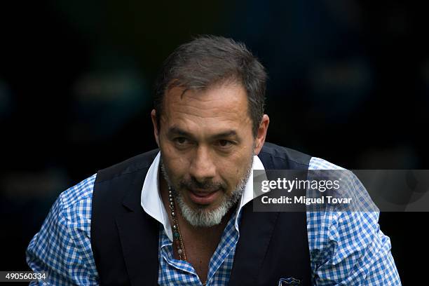 Gustavo Matosas coach of Atlas looks on during a 2nd round match between America and Atlas as part of the Apertura 2015 Liga MX at Azteca Stadium on...