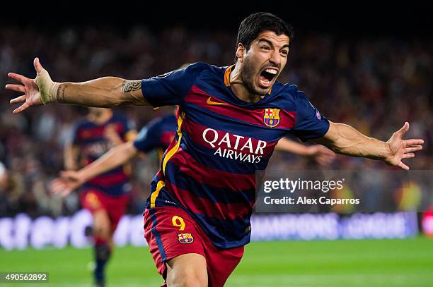 Luis Suarez of FC Barcelona celebrates after scoring his team's second goal during the UEFA Champions League Group E match between FC Barcelona and...