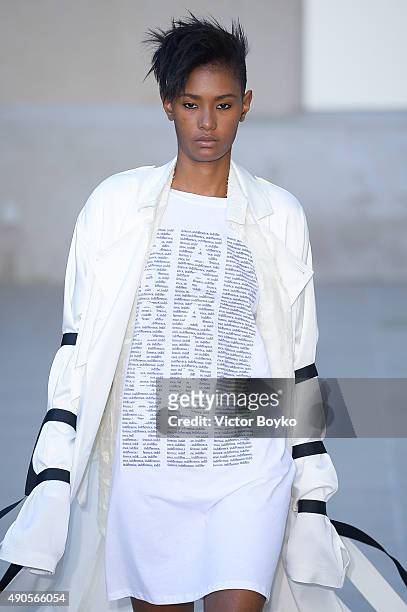 Model walks the runway during the Each X Other show as part of the Paris Fashion Week Womenswear Spring/Summer 2016 on September 29, 2015 in Paris,...
