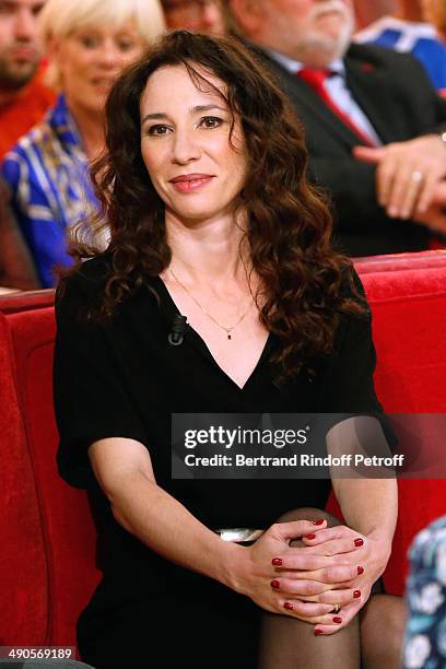 Actress Isabelle Le Nouvel presents the theater play 'Big Apple' at the 'Vivement Dimanche' French TV show at Pavillon Gabriel on May 14, 2014 in...