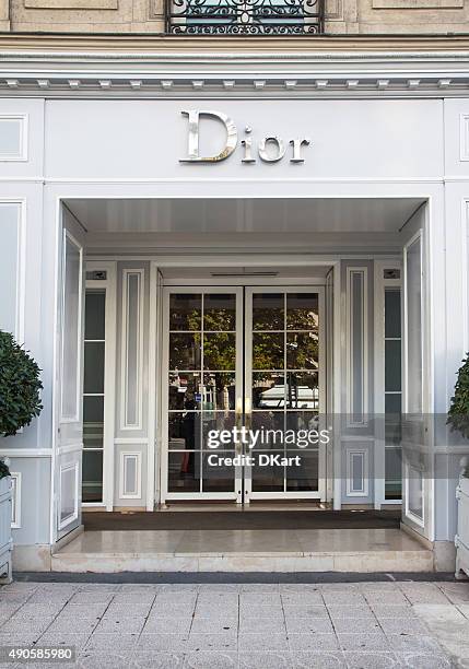 dior boutique magasin - christian dior marque de designer célèbre photos et images de collection