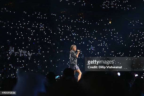 Taylor Swift performs onstage during the 1989 World Tour at Scottrade Center on September 29, 2015 in St Louis, Missouri.