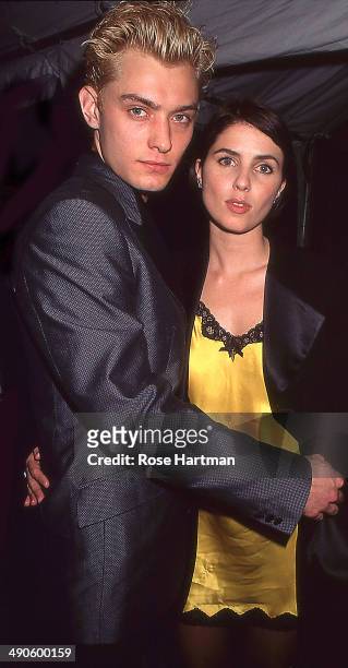 Jude Law & his wife Sadie Frost, late 1990s or early 2000s.