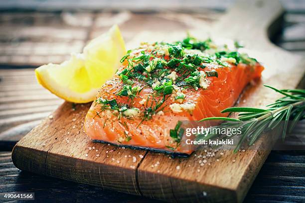 filete de salmón - salmon fotografías e imágenes de stock