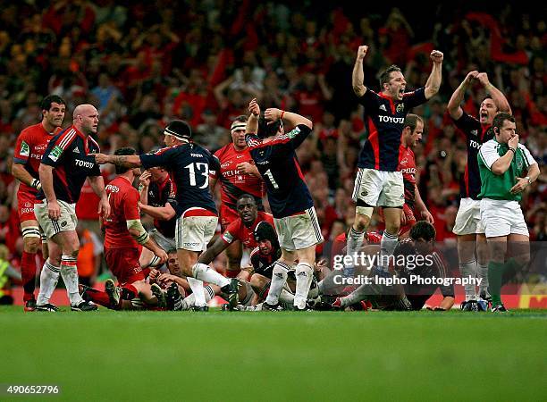 Heineken Cup Final 24/5/2008, Munster vs Toulouse, Munster players celebrate at the final whistle , Mandatory Credit ©INPHO/Dan Sheridan