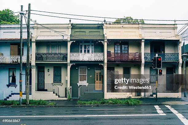 australia, new south wales, sydney, row of old residential houses - sydney australië stockfoto's en -beelden