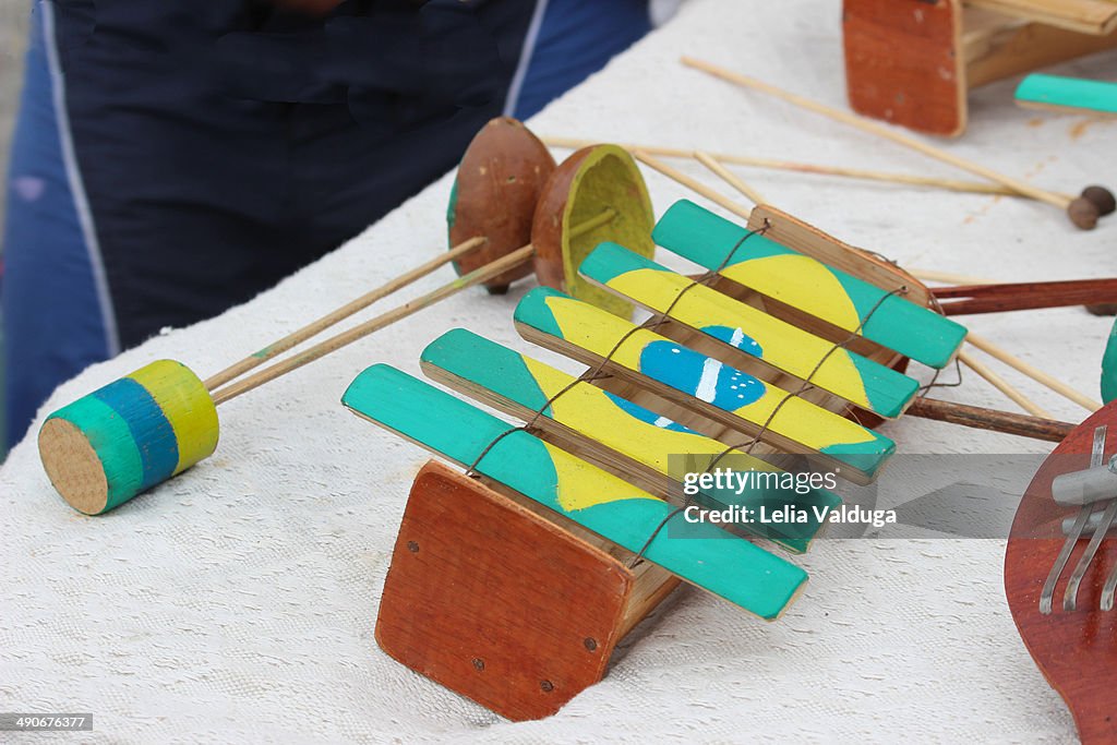 Recyled Instruments Musical Instruments From Recycled Materials Foto de stock - Getty Images
