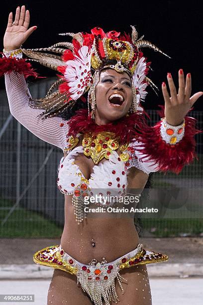 Samba dancer @ Carnival Parade - Florianópolis - SC - Brazil.