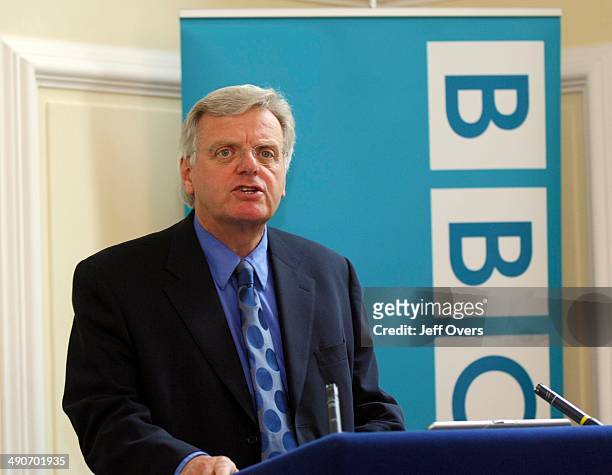 Michael Grade at the launch of the BBC s annual report. 2006