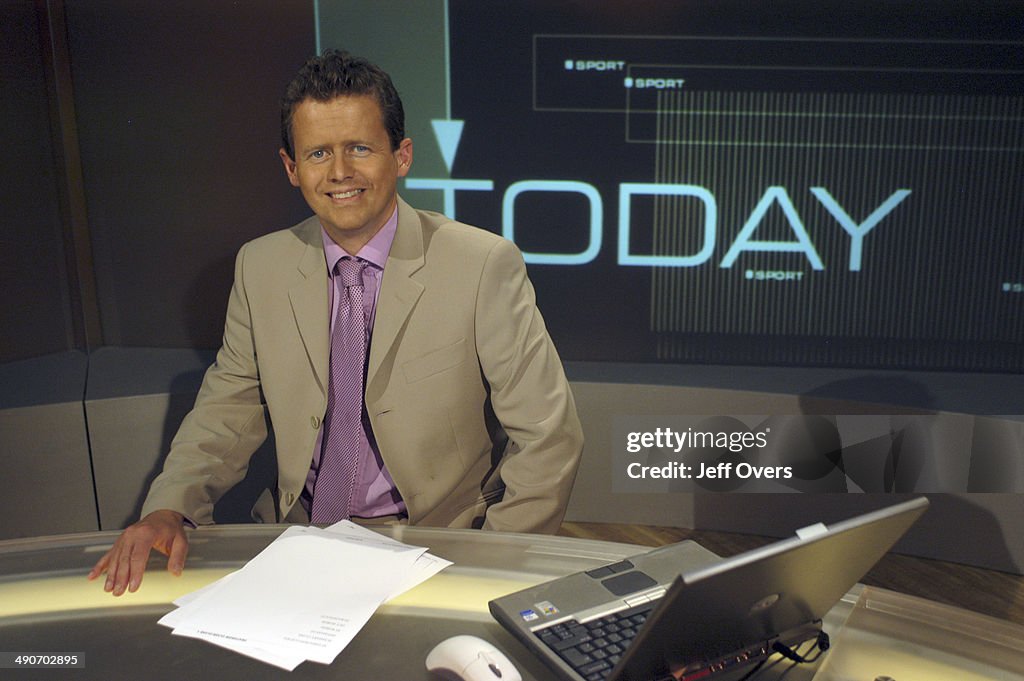 Mike Buschell Mike Bushell, on the studio set of BBC News Sport 24. News Photo ...