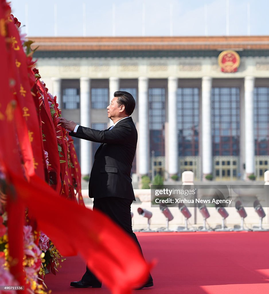 CHINA-BEIJING-LEADERS-MARTYRS' DAY-CEREMONY (CN)