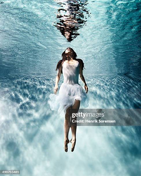 underwater ballet - immersion stock pictures, royalty-free photos & images