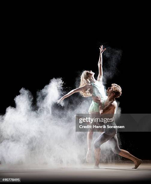 powder ballet - ballet powder stock-fotos und bilder