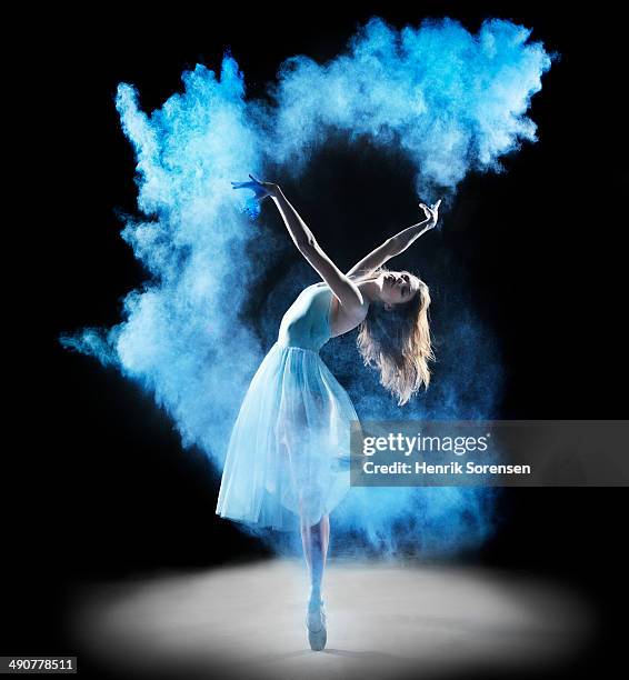 powder ballet - ballerinas stock-fotos und bilder