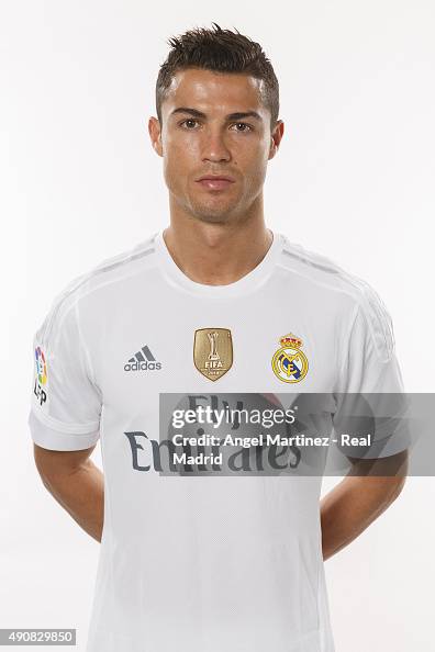 Ronaldo Rasm Cristiano Ronaldo of Real Madrid poses during the official portrait ...