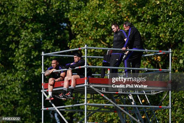 Maa Nonu, Liam Messam, Alistair Rogers and Ian Foste of the All Blacks watch from a tower during a New Zealand All Blacks Captain's Run at Sophia...