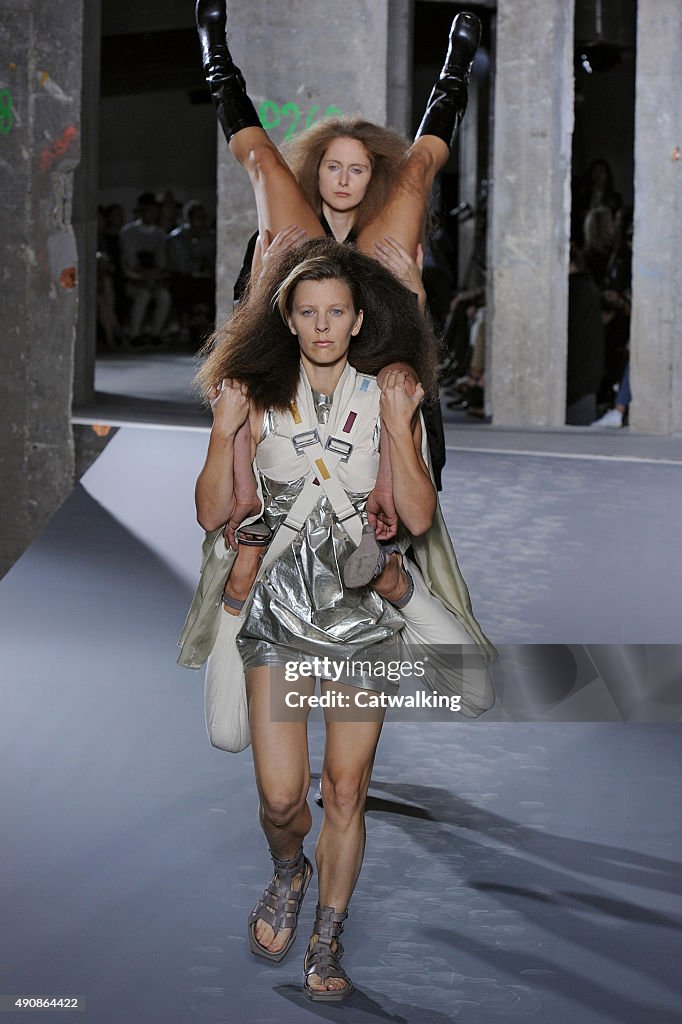 Rick Owens - Runway RTW - Spring 2016 - Paris Fashion Week