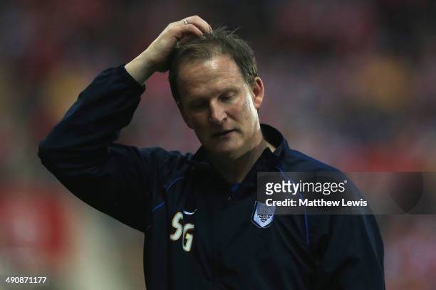 Simon Grayson, manager of Preston North End looks on during the Sky Bet League One Play Off Semi Final Second Leg between at Rotherham United and...