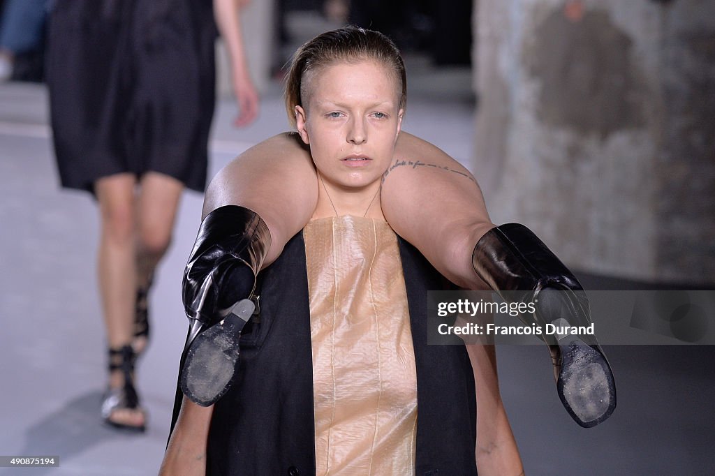 Rick Owens : Runway - Paris Fashion Week Womenswear Spring/Summer 2016