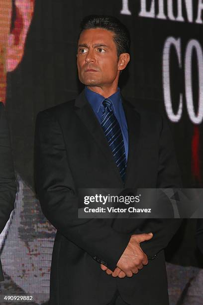 Actor Fernando Colunga attends the "Pasion y Poder" press conference at Live Aqua Bosques on October 1, 2015 in Mexico City, Mexico.