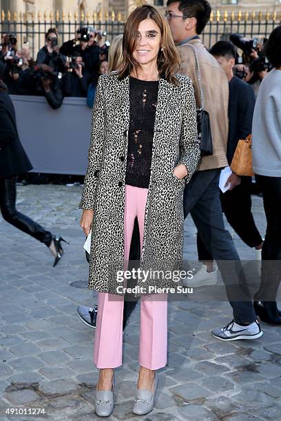 Carine Roitfeld arrives at the Christian Dior show as part of the Paris Fashion Week Womenswear Spring/Summer 2016 on October 2, 2015 in Paris,...