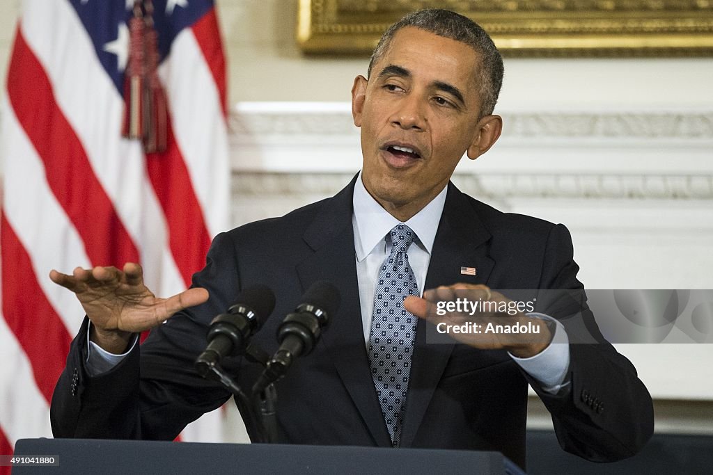 Obama vows to politicize fight for tighter gun laws