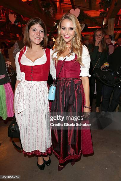 Sophie Hermann and her stepsister Julia Tewaag , daughter of Uschi Glas, during the Oktoberfest 2015 at Kaeferschaenke at Theresienwiese on Oktober...