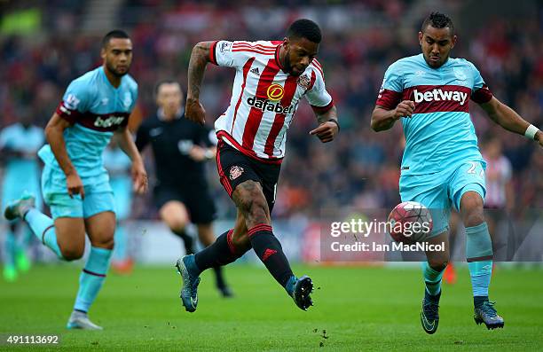 Jeremain Lens of Sunderland scores his team's second goal during the Barclays Premier League match between Sunderland and West Ham United at the...