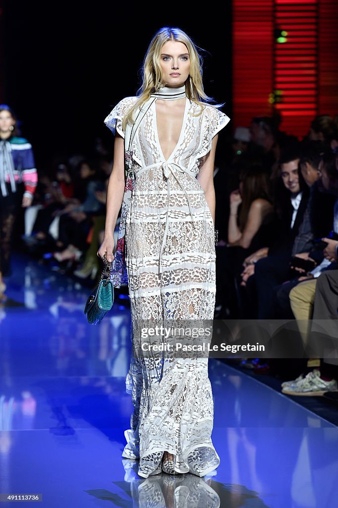 Elie Saab : Runway - Paris Fashion Week Womenswear Spring/Summer 2016