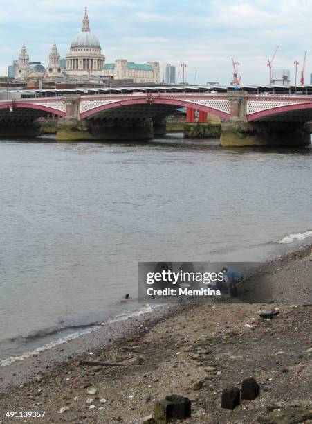 thames loo - drain camera stock pictures, royalty-free photos & images