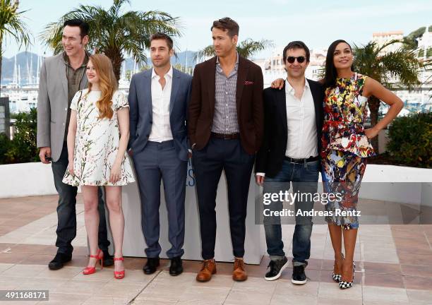 Actors Kevin Durand, Mireille Enos, Scott Speedman, Ryan Reynolds, Director Atom Egoyan and actress Rosario Dawson attend the "Captives" photocall...