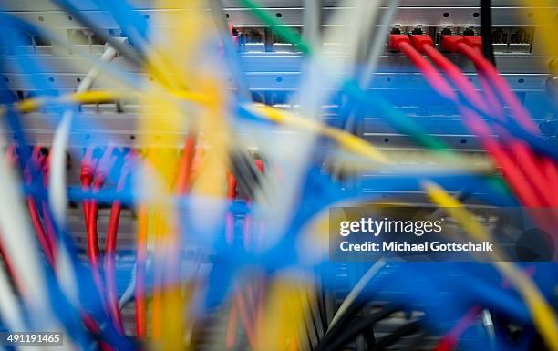 Multiple Computer Confusion Computer Confusion Photos and Premium High Res Pictures - Getty Images